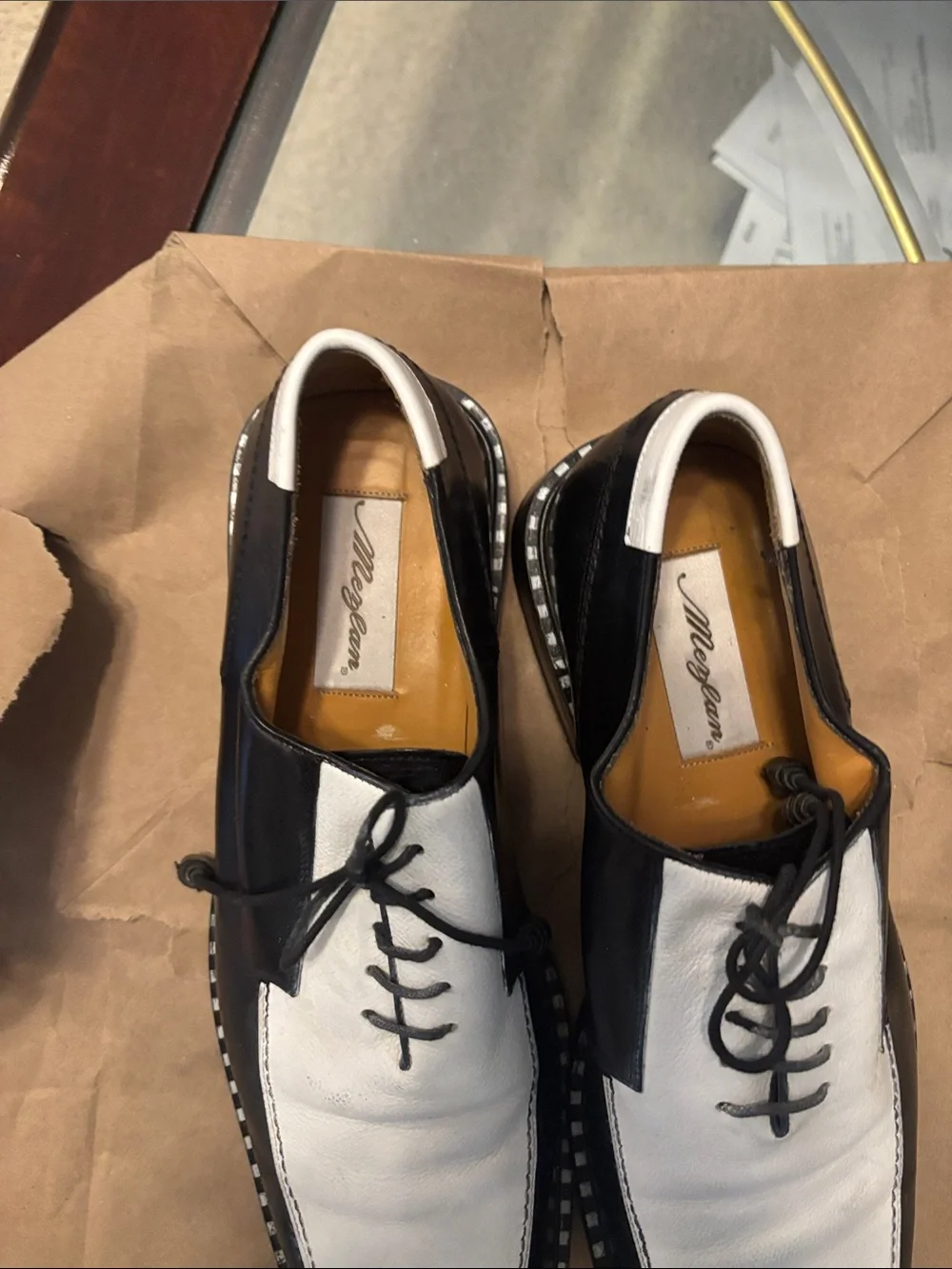 Mezlan Black and White Two-Tone Leather Lace-Up Oxfords